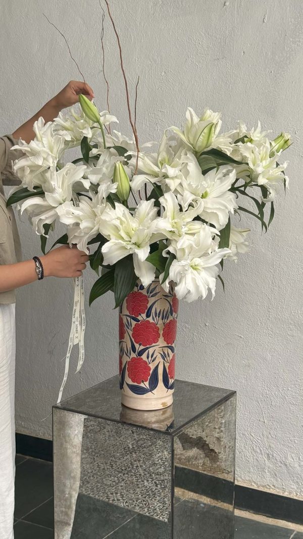 گلدان رز سفید