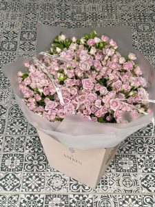 دسته گل رز مینیاتوری یاسی