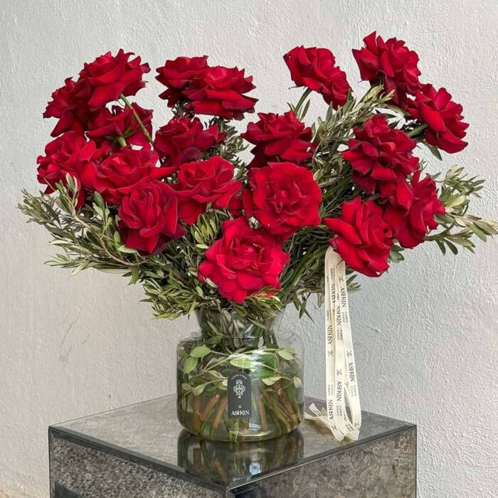 گلدان رز ولنتاین سکرت ۲۰ شاخه قرمز