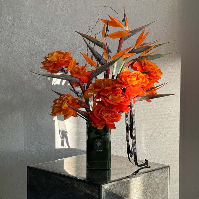 گلدان رز و پرنده بهشتی