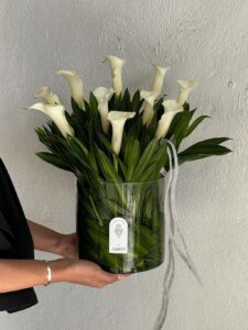 گلدان شیپوری سفید