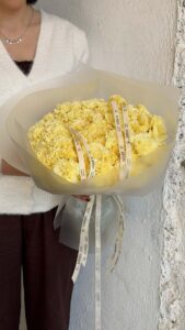 دسته گل میخک ۱۰۰ شاخه لیمویی