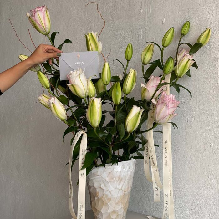 گلدان دست‌ساز سرامیکی لی‌لی رز آنوسکا ۶ شاخه